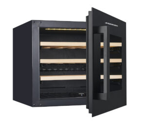 MASTERZEN XPR W24S Πλήρως Εντοιχιζόμενος Συντηρητής Κρασιών Μίας Ζώνης 24 Φιαλών | Μαύρη Πόρτα